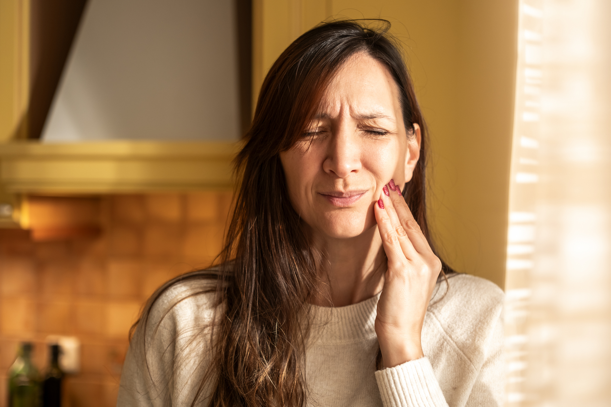 Read more about the article When to See an Emergency Dentist in Philadelphia for Severe Tooth Pain